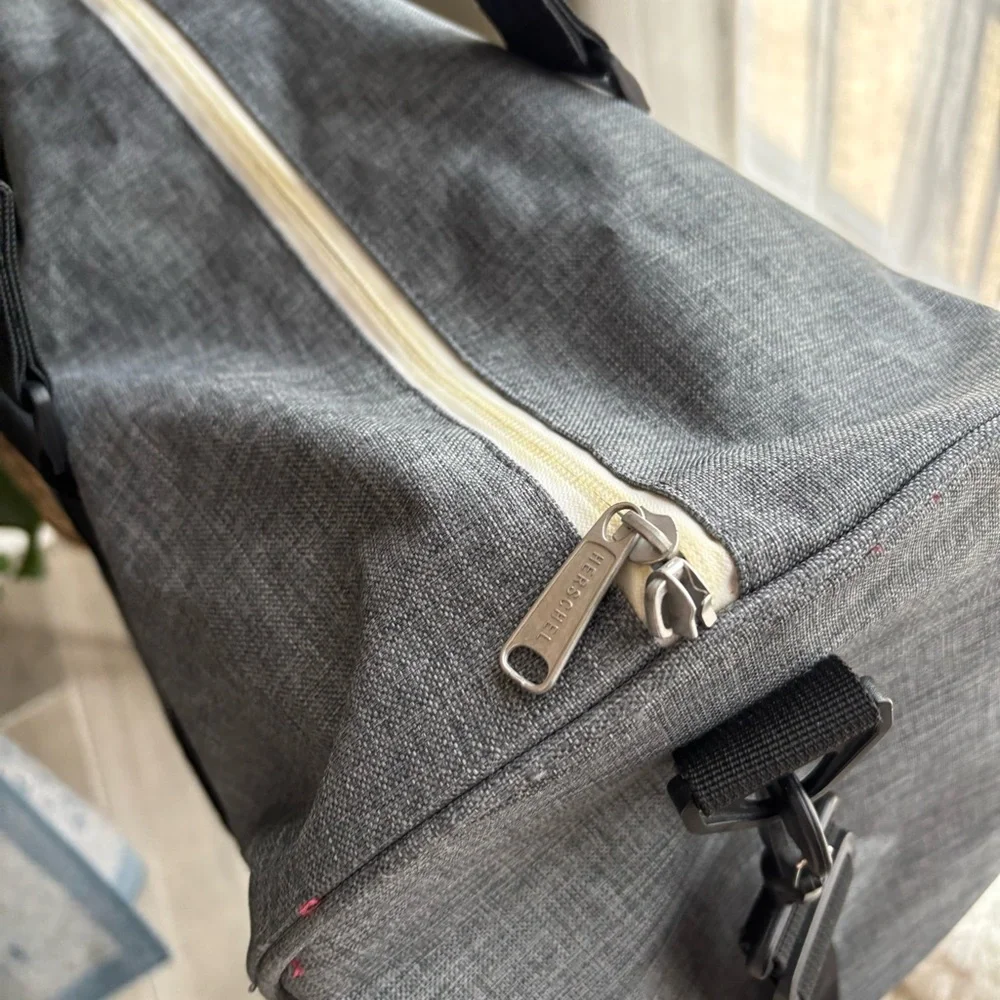 Herschel / Novel Duffel Bag Travel Luggage Gray